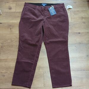 Democracy Women's Straight Leg Pants in Deep Maroon